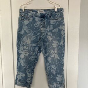 Tribal “Audrey” mid rise slim capris